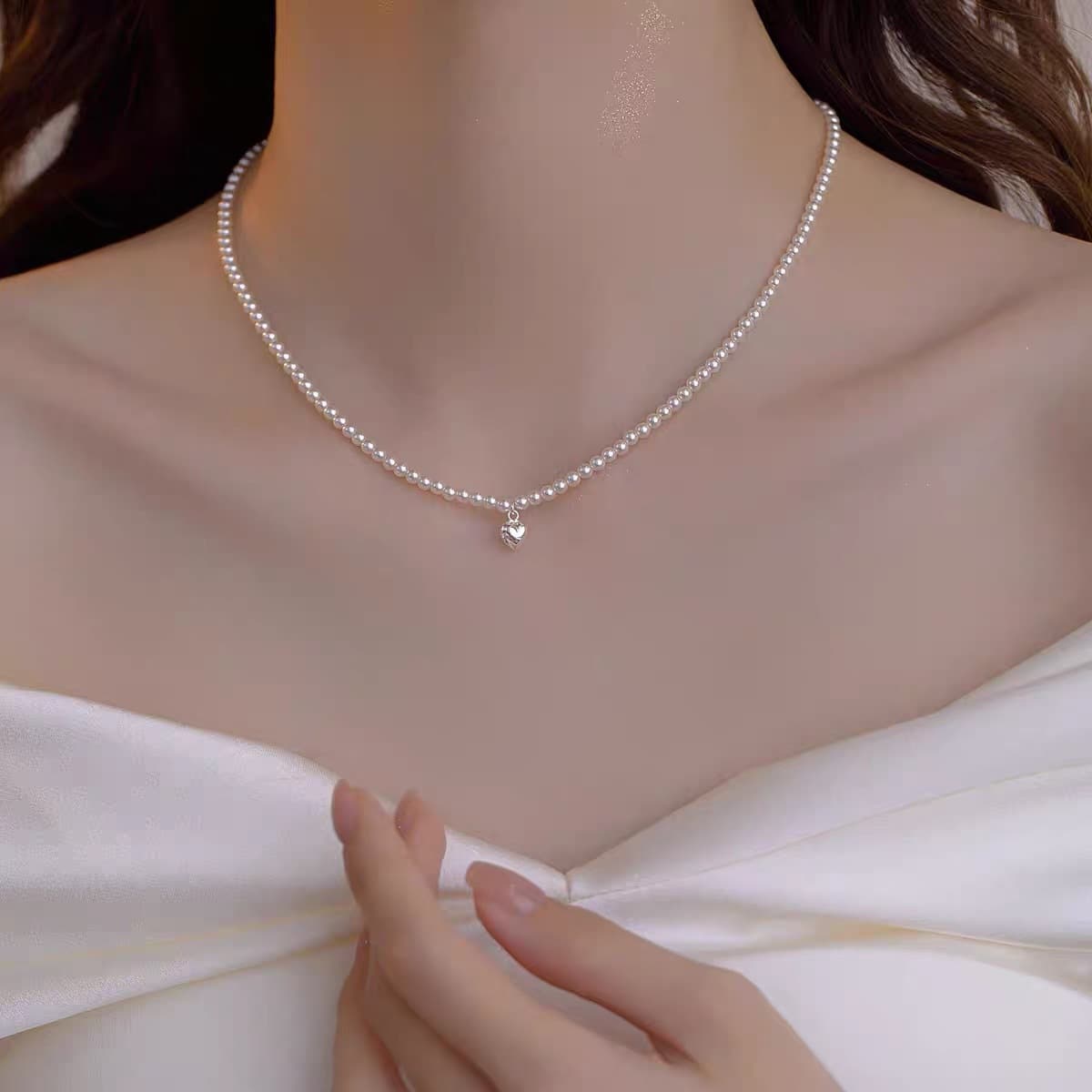 Women Fashion Faux Pearl Collarbone Chain Niche Luxury Design Elegant Sweater Necklace For Daily Wear