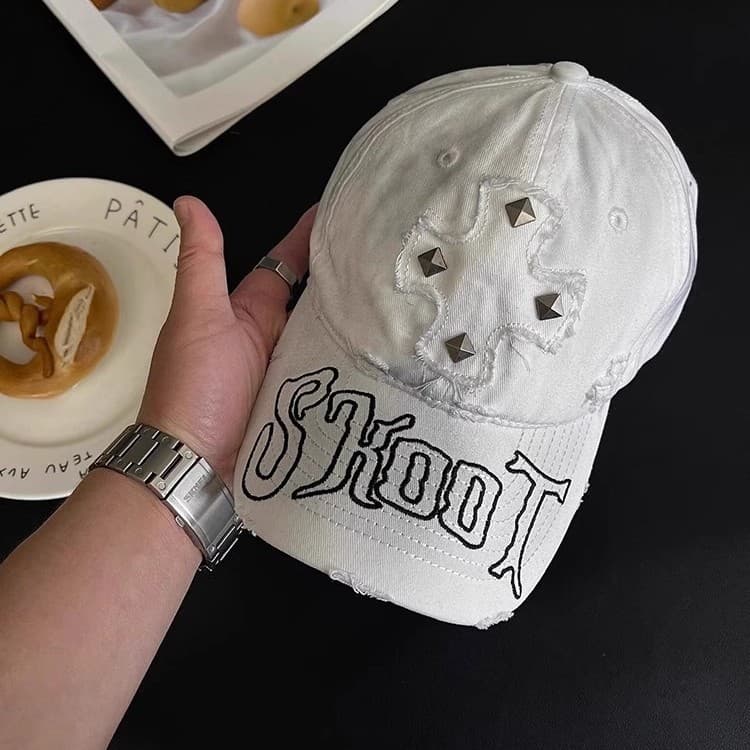 Vintage Distressed Water-washed Letter Baseball Cap With Korean-style Vintage Rivets And Curved Brim Fedora Hat With Soft Top, Trendy And Versatile Casual Hat