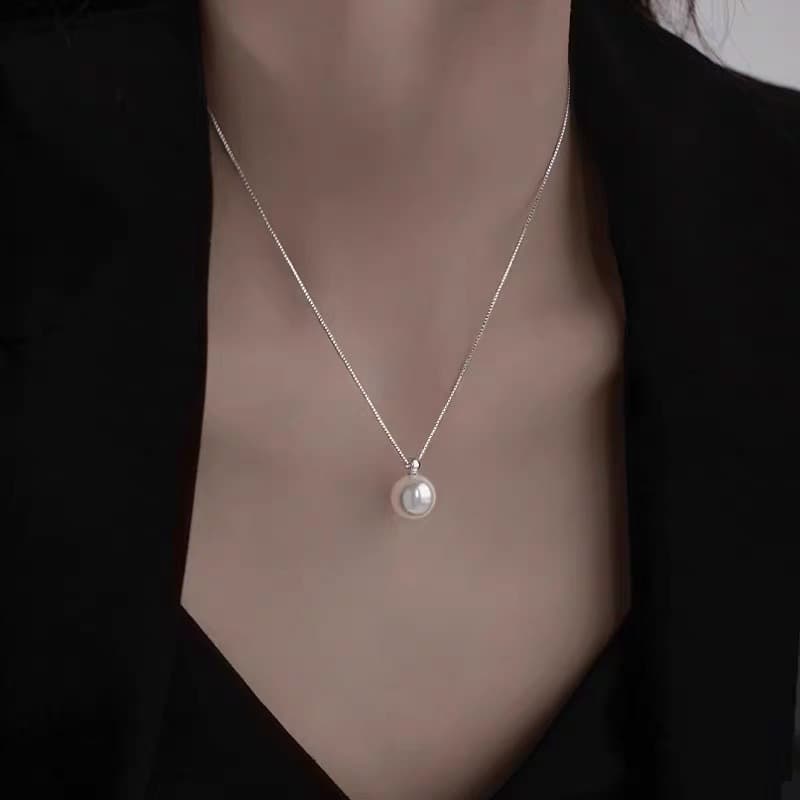 Chic Faux Pearl Sweater Chain Necklace Women Niche Luxury Temperament Collarbone Neck Chain Accessory
