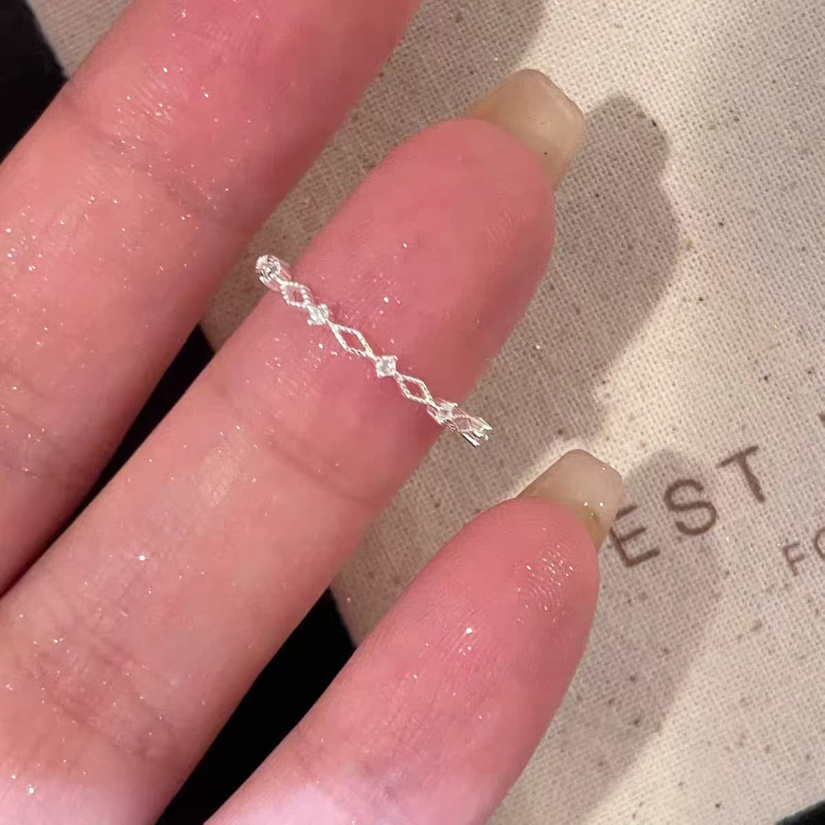 Style Minimalist Rhinestone Accent Silver Hollow Rhombus Ring, Light Luxury Exquisite High Sense Open Adjustable Band Ring For Women