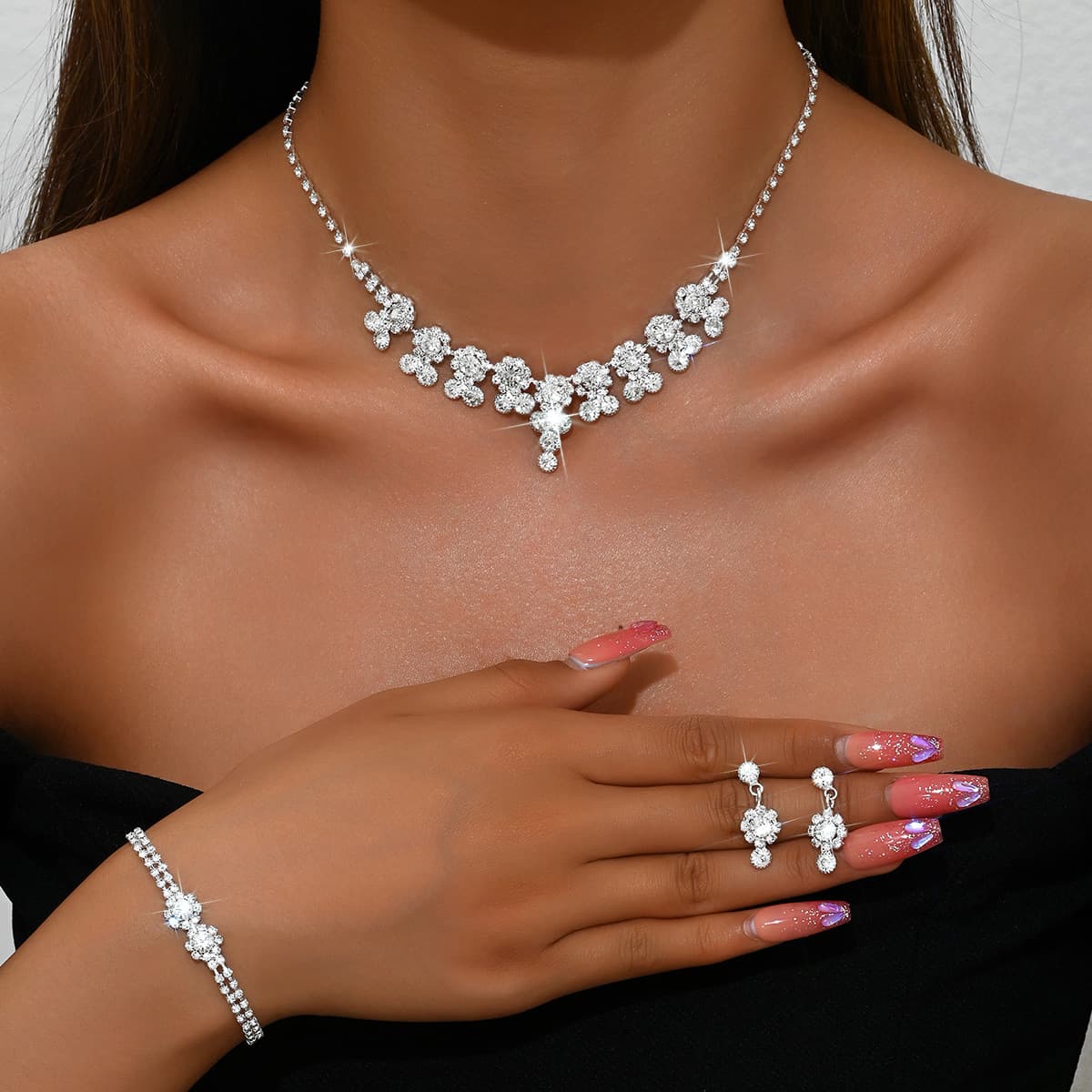 Fashionable Super Shiny Rhinestone Flower Necklace, Earrings, And Bracelet Three-Piece Set, Popular European And American Bridal Wedding Jewelry Set