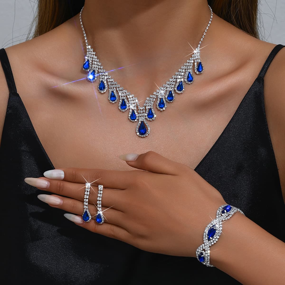 New Style Full Diamond Water Drop Tassel Necklace, Earrings, Bracelet Three-Piece Set, Fashionable And High-End Bridal Party Jewelry Set